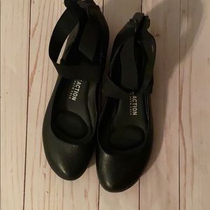 Kenneth Cole reaction flats